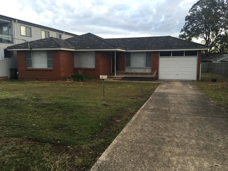TIDY THREE BEDROOM HOME IN GREAT LOCATION