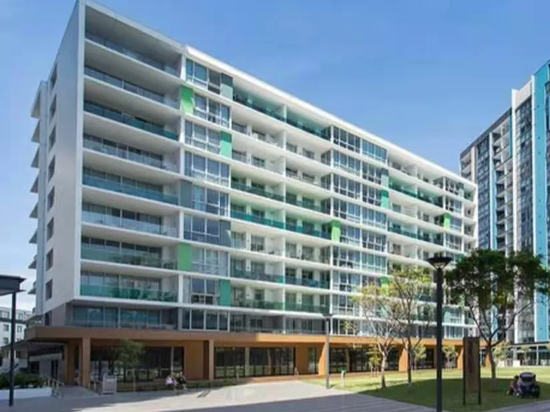 Two bedrooms apartment in the heart of Wolli Creek NSW ( optional to come with or without furniture )