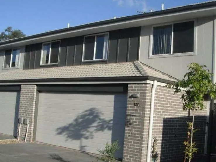 Townhouse Tenanted until March 2019!!