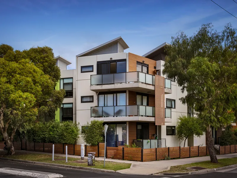 Spacious And Positioned To Please 