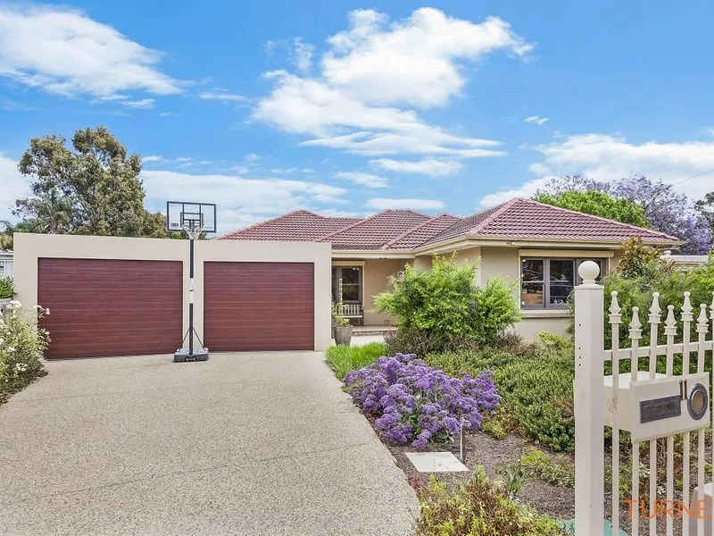 Beautiful, Spacious 4 Bedroom Family Home with Solar Panels