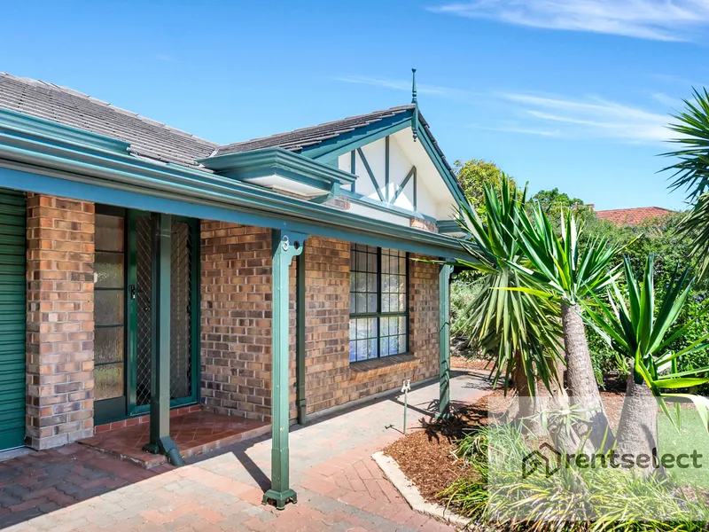 Location * Presentation * Features