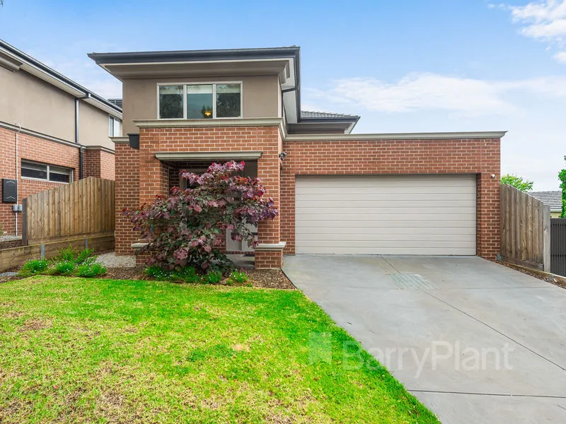 LUXURY TOWNHOUSE LIVING