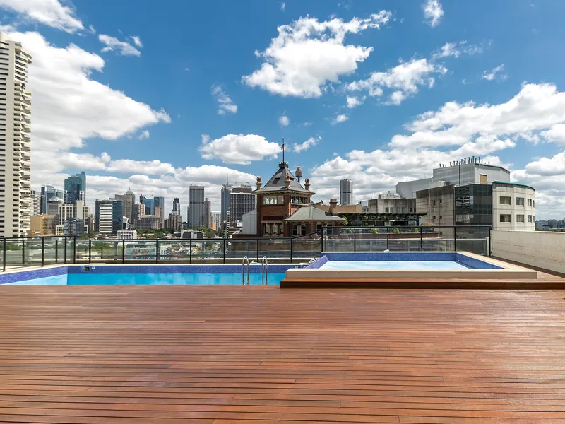 Sensational One Bedroom 'Zenith' Apartment with Views