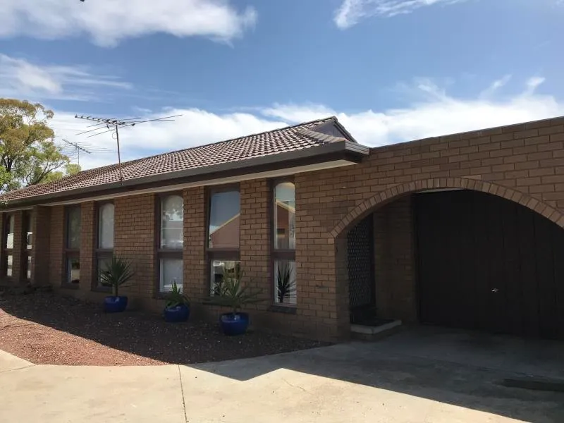 VILLA UNIT CLOSE TO IT ALL