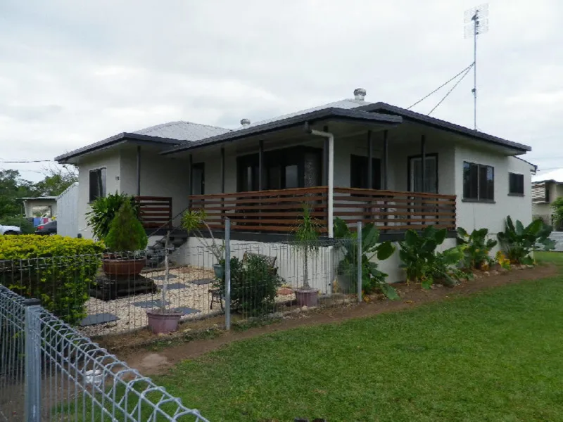 NEAT HOME ON FULLY FENCED BLOCK !