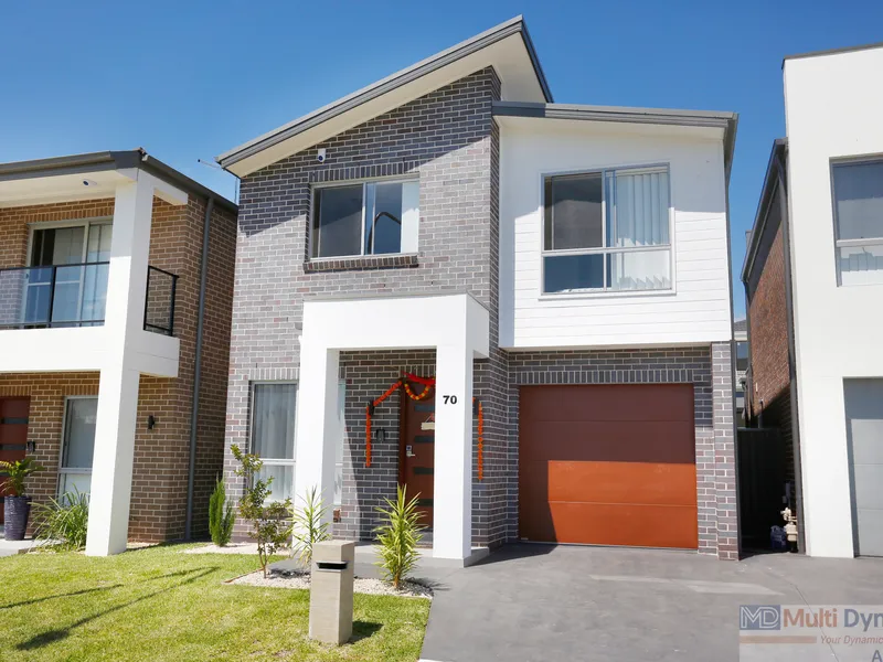 Set in a quiet and family friendly street : 3 Bedrooms free standing double storey townhouse for sale in Marsden Park