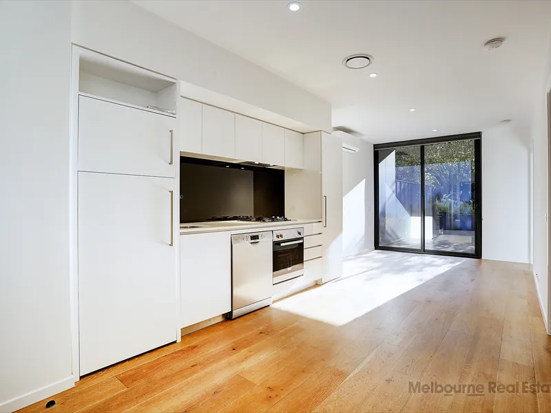 Modern living with large courtyard