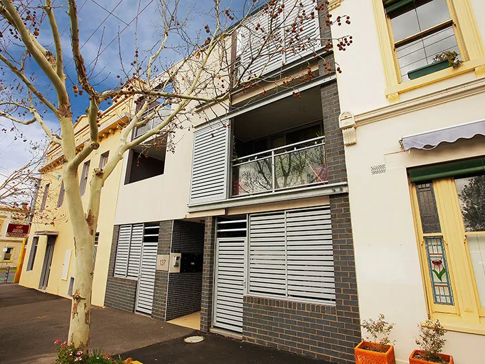 Carlton Studio Apartment 