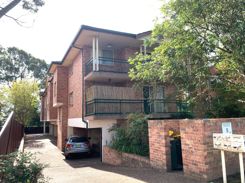 Spacious 2 Bedroom Unit! Must Inspect!