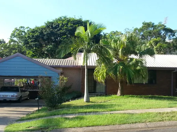 Single Rooms Available