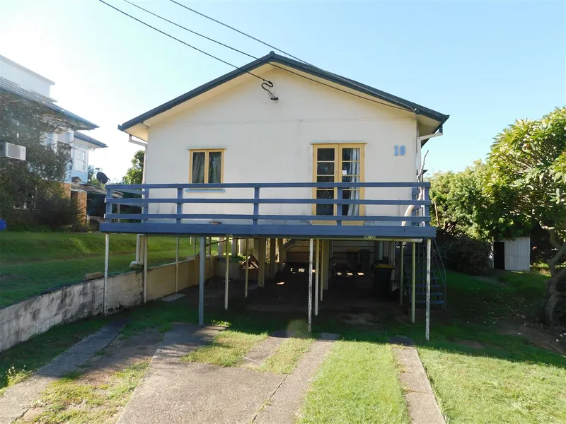 3 Bedroom Unit - Perfect Location!