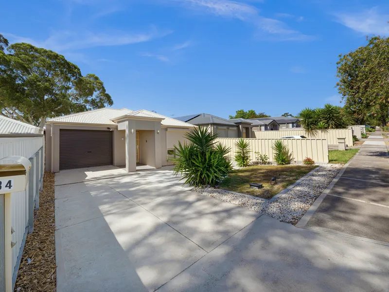 Contemporary Living on Spacious Allotment