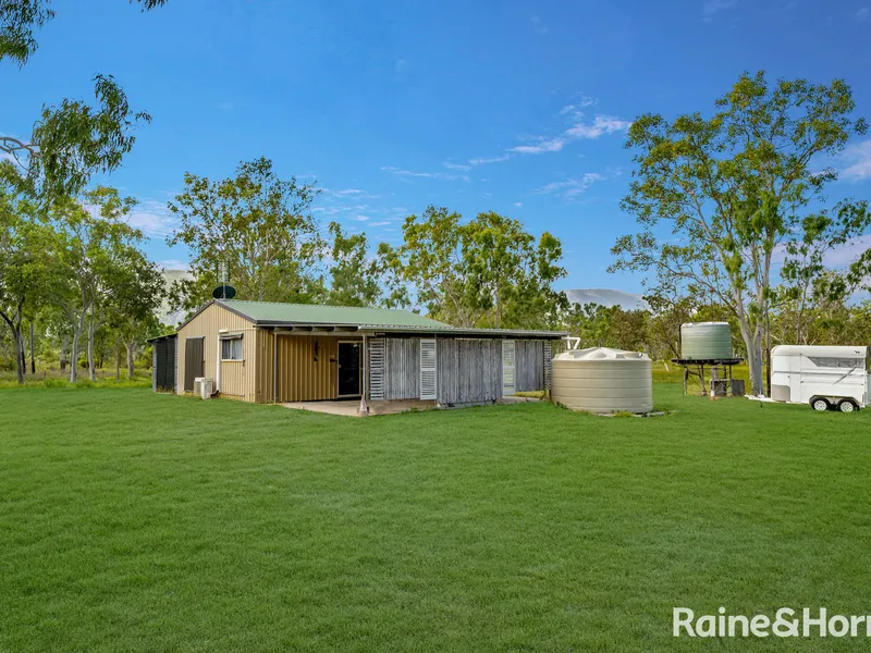 Studio apartment on 2 acres