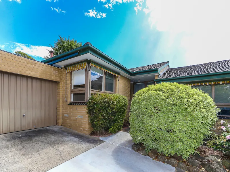 Fabulous Deck and Large Courtyard