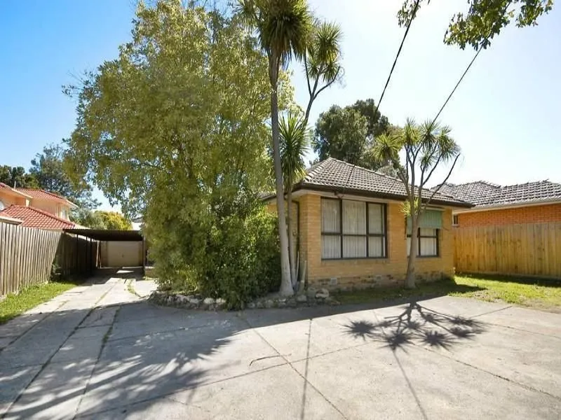 Family Home in The Mt Waverley School Zone 