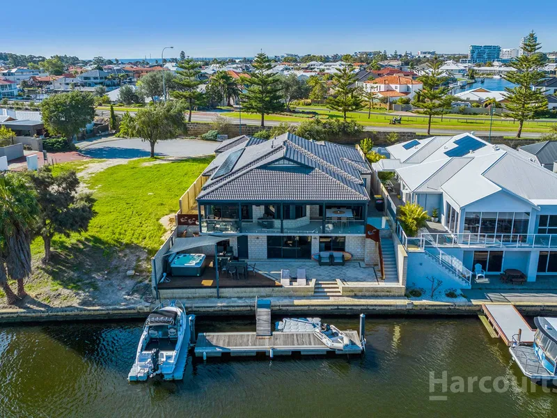 Stunning Port Mandurah Canal Home - Walk to Foreshore!