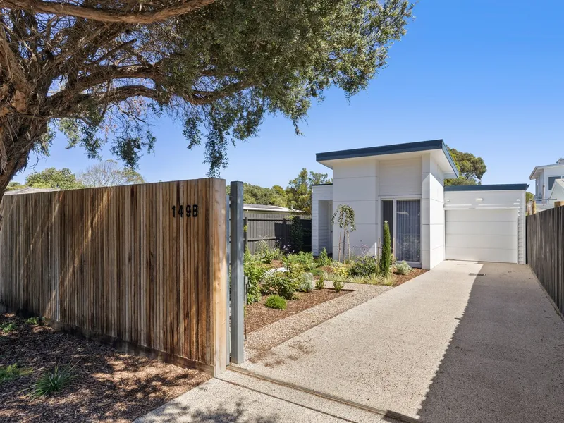 AS NEW HIGH QUALITY RESIDENCE