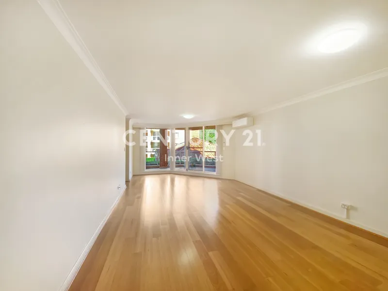 Large Two-Bedroom Apartment in Great Location!