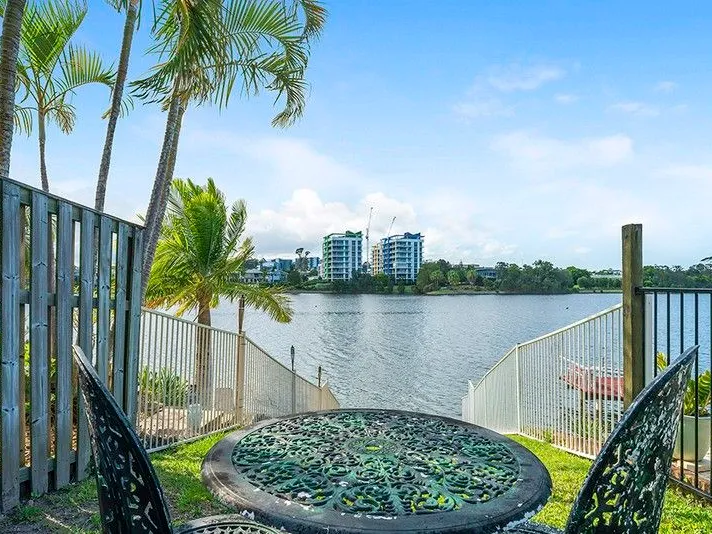 SINGLE LEVEL DUPLEX WITH WATER VIEWS