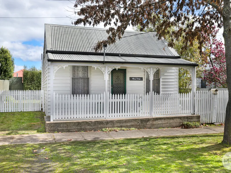 Cute Renovated Miners Cottage in the Heart of the City
