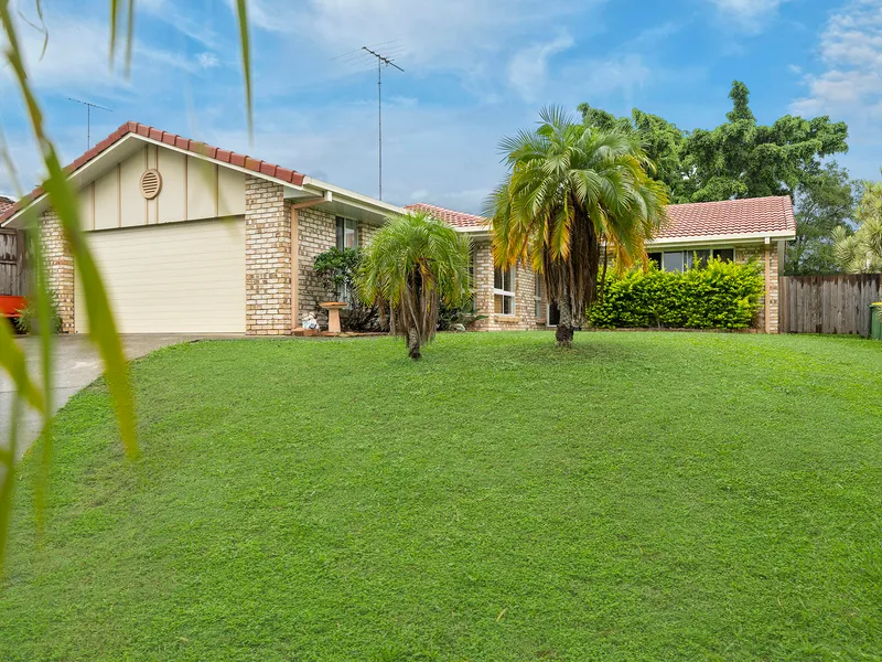 Relaxed living just a short walk from the river!