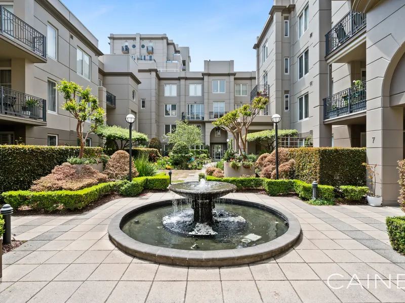 *LEASED* INNER CITY LIVING AT IT'S BEST!