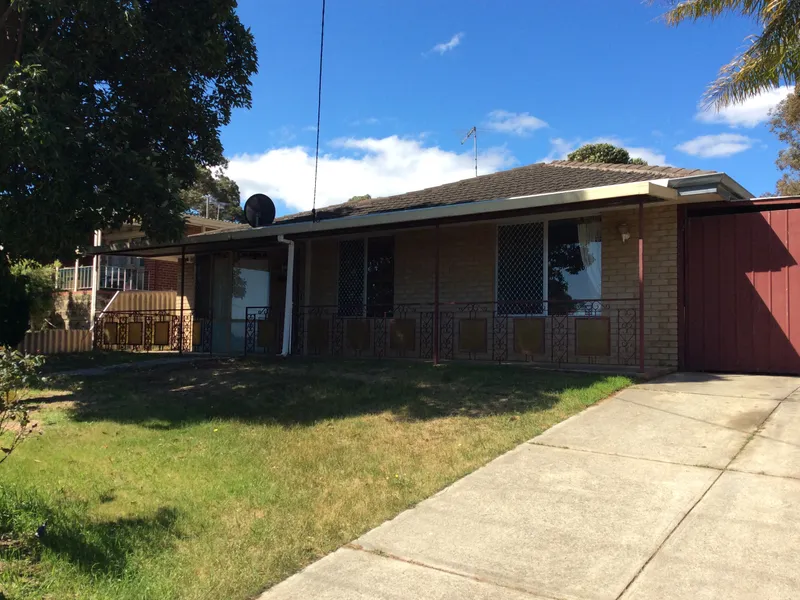 LOVELY 3 BEDROOM, 1 BATHROOM HOME WITH SPACE