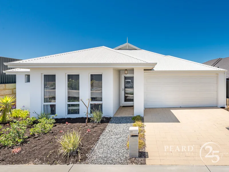 Beachside Living & Huge Backyard!