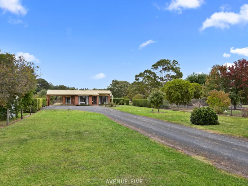 Over 2,000m2 land with subdivision potential STCA