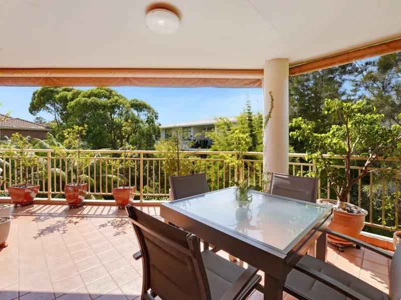 North-East Facing Top Floor Lakeside Apartment