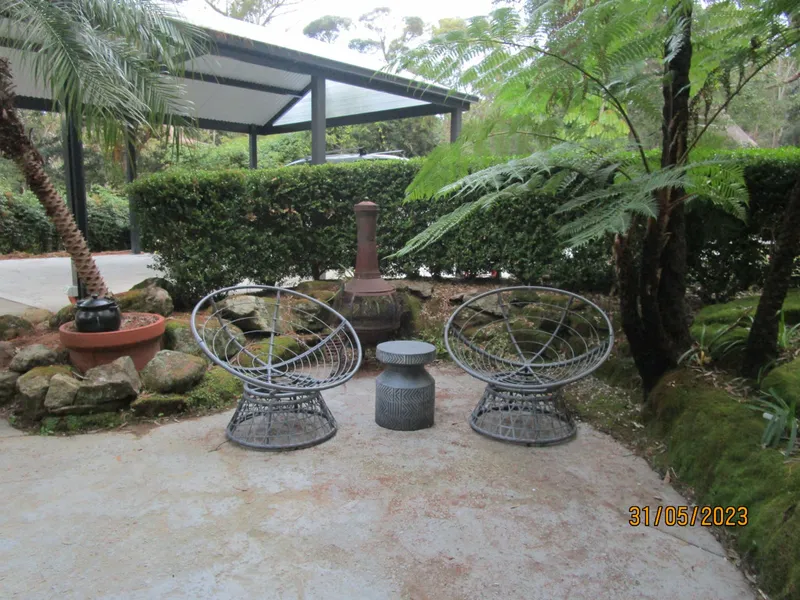 Unique 1 bedroom unit located in tranquil gardens