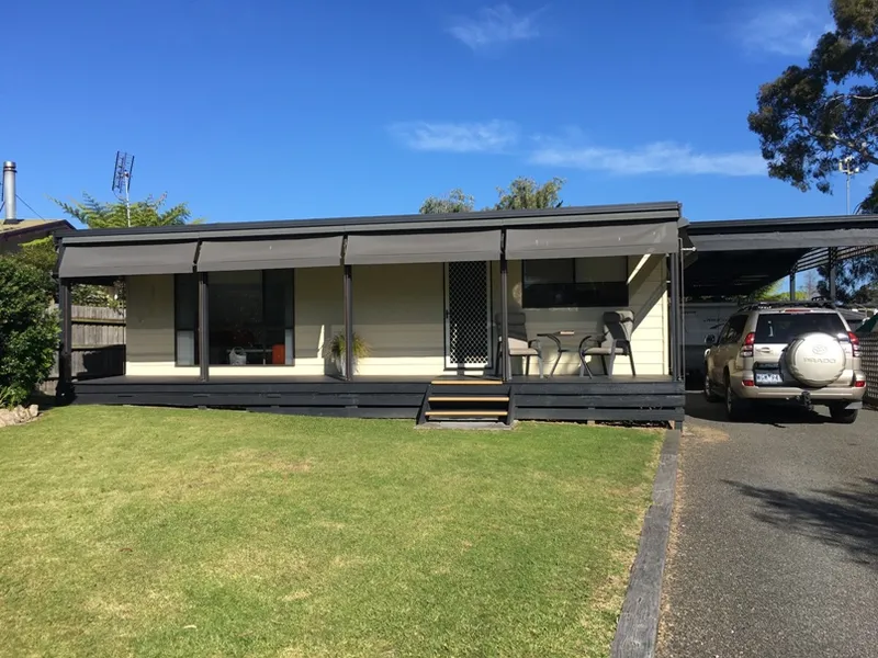 The great entertainer in fabulous position.