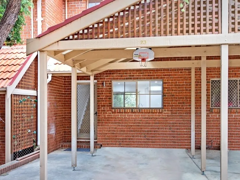 Fully RenovatedTownhouse