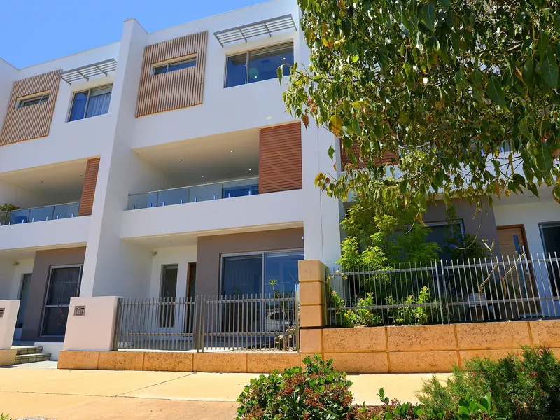 Chic Floreat Abode