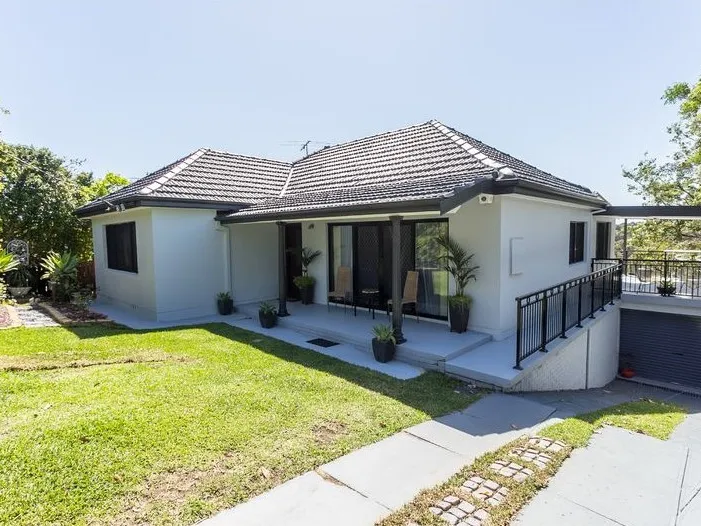 Large Modern House With Rooms For Rent