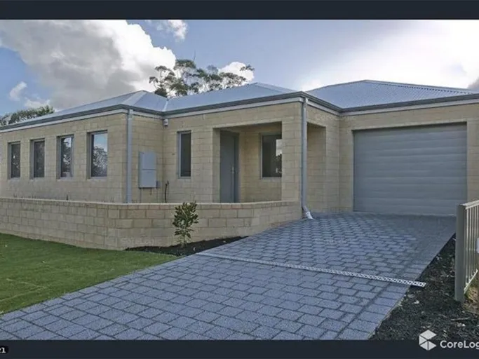 MODERN UNIT IN IDEAL LOCATION
