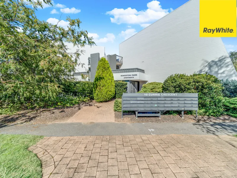 Quiet two bedroom apartment in fantastic location
