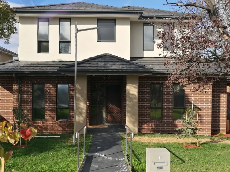 Brand New Fully Furnished Accommodation, Walk to Monash University!