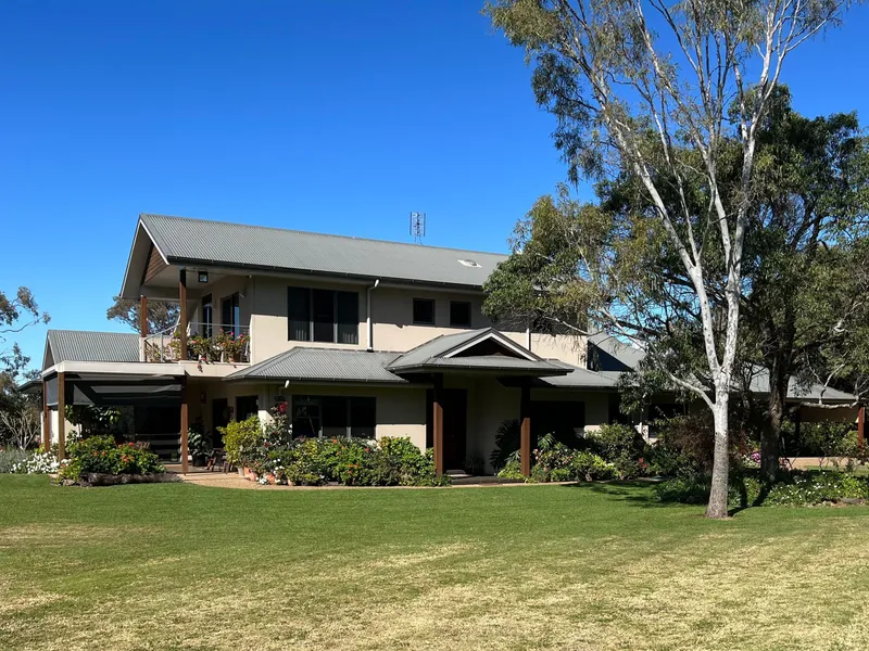 75 ACRES IN TOOWOOMBA - PRIZE WINNING EXECUTIVE HOME WITH VIEWS
