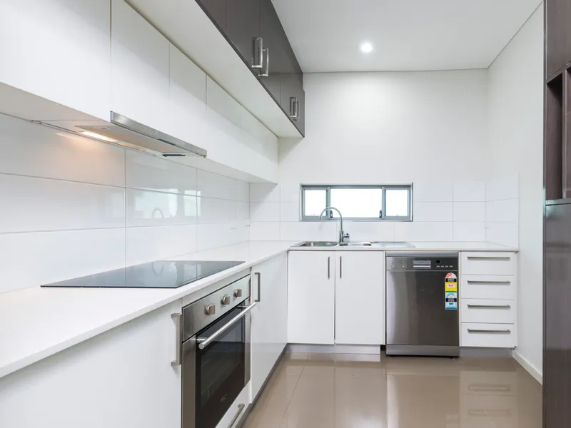 Modern 2 Bedroom Apartment in Convenient Location!