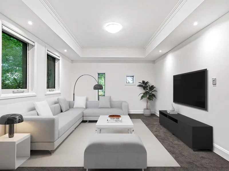 Spacious Garden Apartment in the Heart of Rose Bay, Pet-friendly, Double LUG