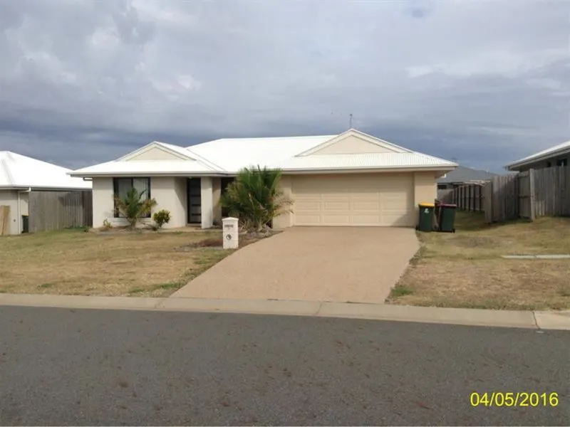 FAMILY HOME WITH BIG BACKYARD
