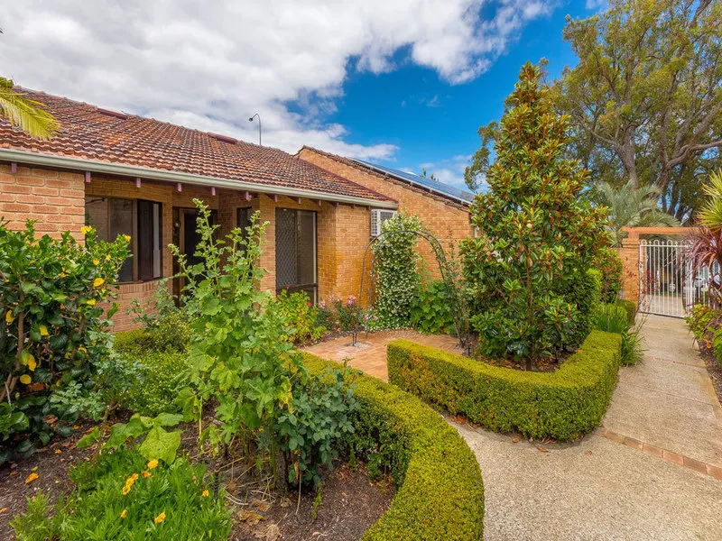 Stroll to the Clubhouse and amenities