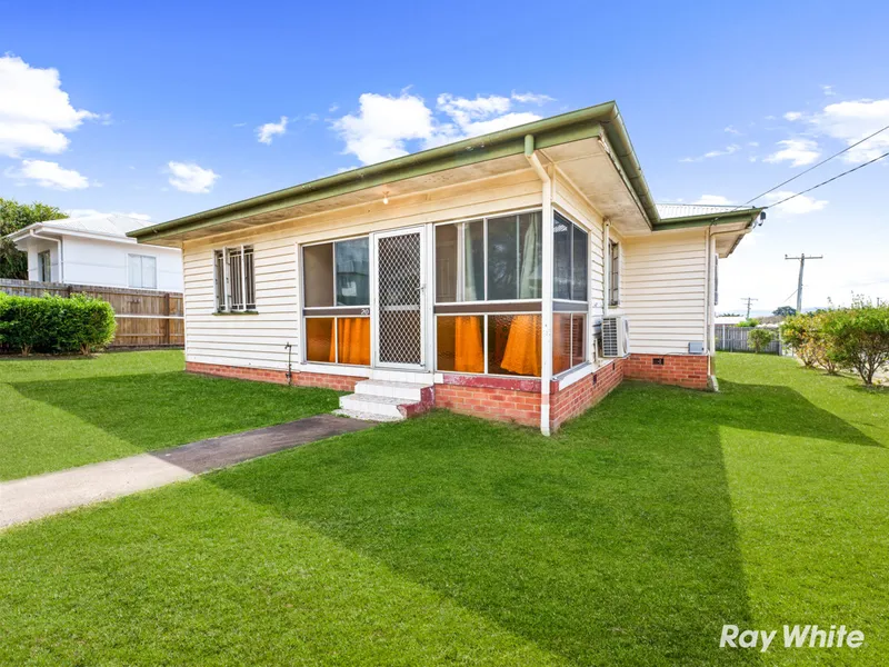 A True Gem In The Prestigious Neighbourhood!