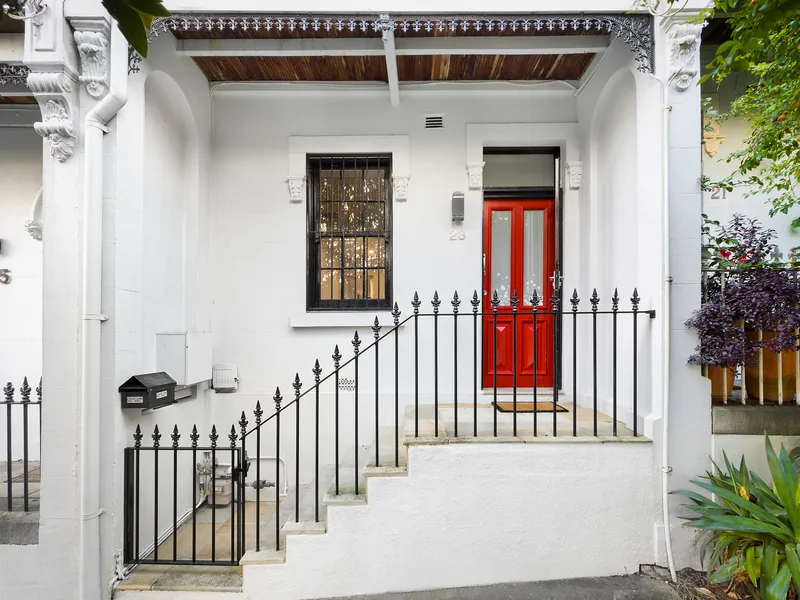 Architect-Redesigned Victorian Terrace With Parking