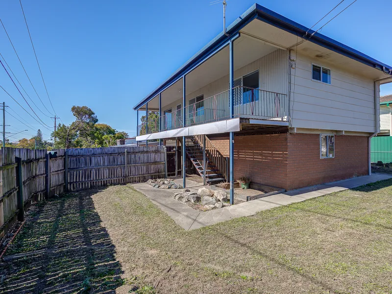 3 BEDROOM HIGHSET IN A HANDY LOCATION