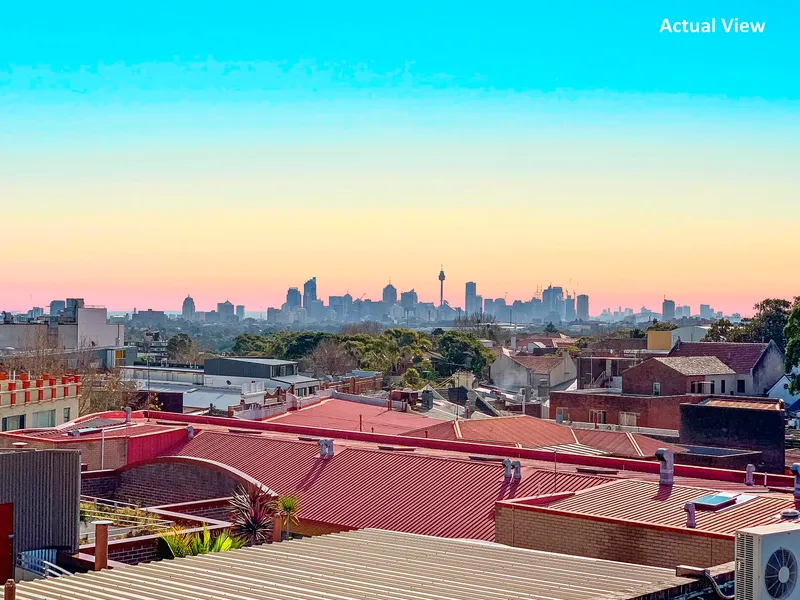 INCREDIBLE SUNSET VIEWS OF CITY SKYLINE 