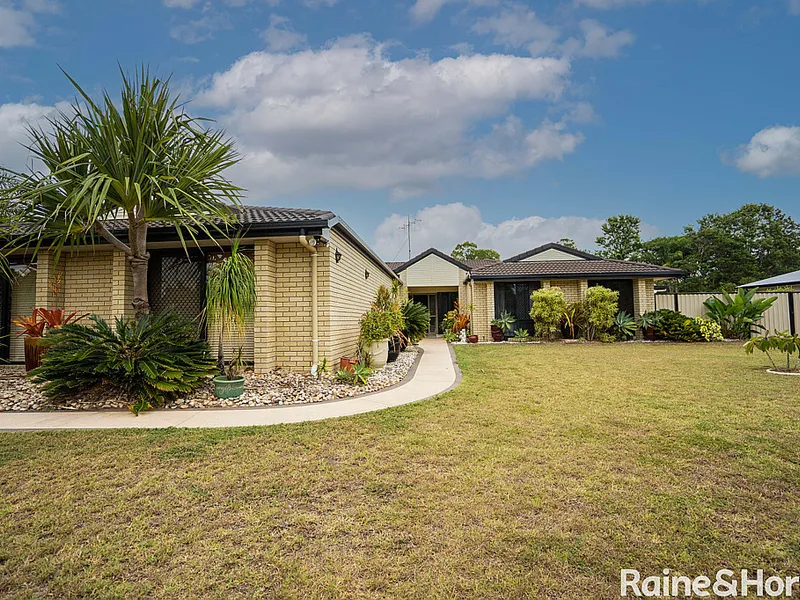 LOOKING FOR A LARGE FAMILY HOME?