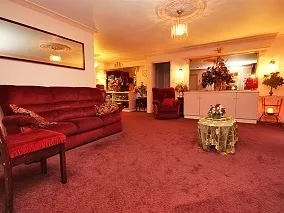 BALLARAT OPP VICTORIA PARK  5 BR 3 BTH & SPA & UNIT & TREATMENT ROOMS